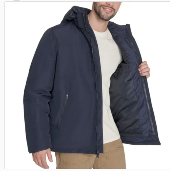 Out - Picture 4 of 5